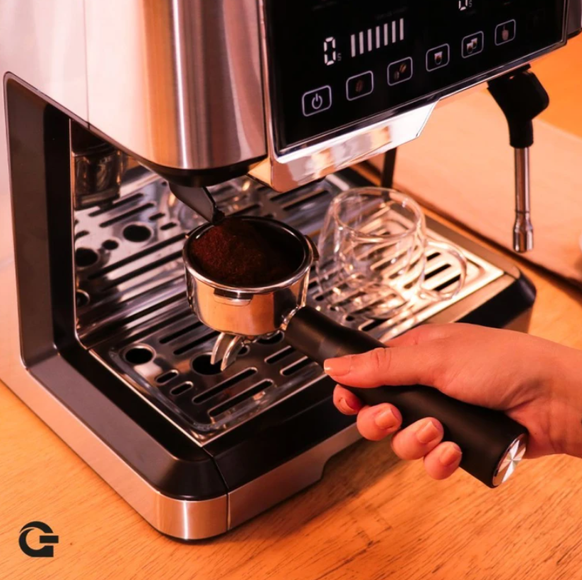 Cafeteira Espresso com Moedor Integrado