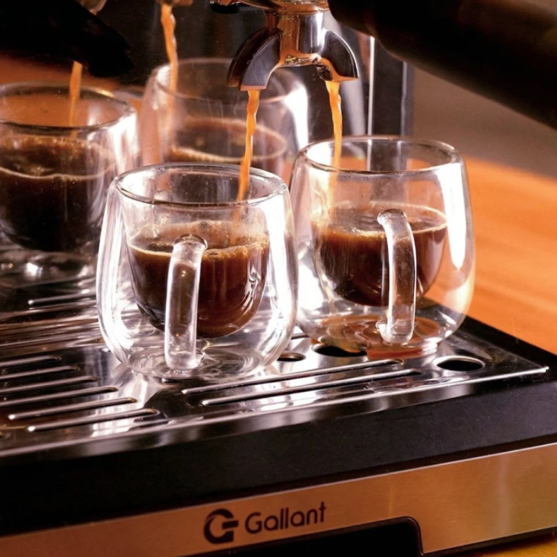 Cafeteira Espresso com Moedor Integrado